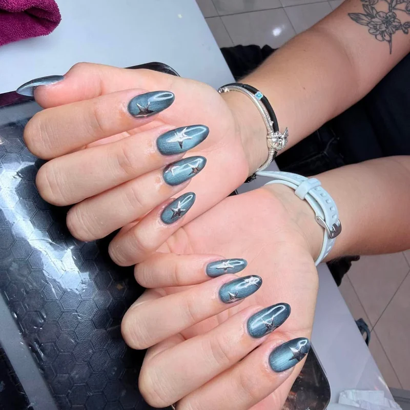 Deep Royal Emerald Cat-Eye - Da Nang Nail Art